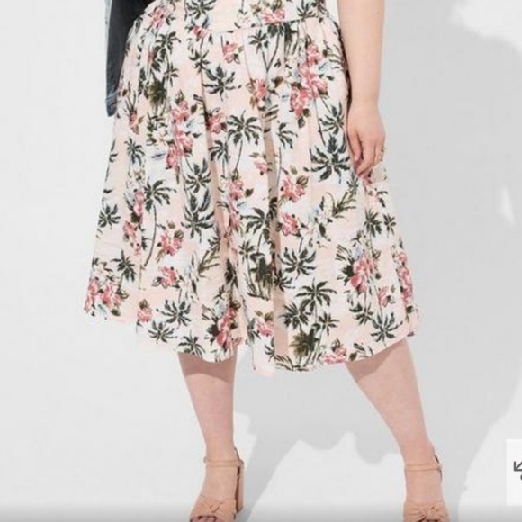Torrid Cream Floral A-Line Skirt - Picture 2 of 5
